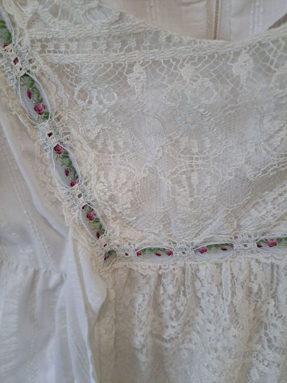 Vintage 1970's Ivory Lace Dress Bell Lace Sleeves Floral Size Small Cottage RARE - Picture 3 of 16